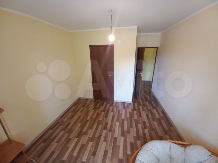 3-к. квартира, 82 м², 1/3 эт.