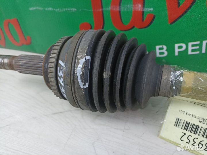 Привод передний правый Toyota Voxy ZRR70 3ZR-FAE