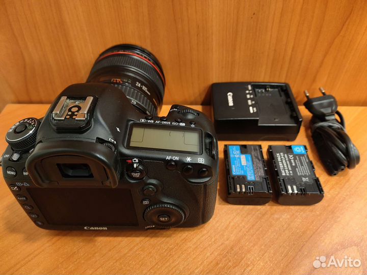 Фотоаппарат Canon EOS 5D Mark III