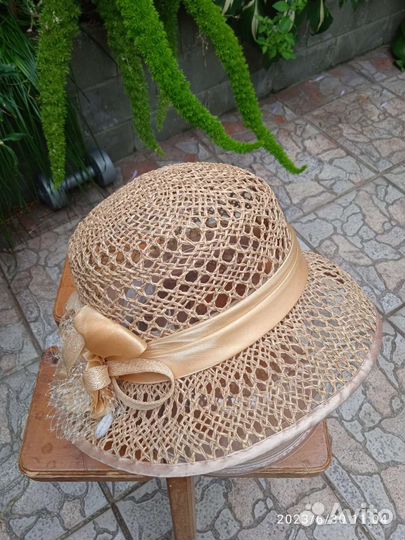 Шляпа женская соломенная