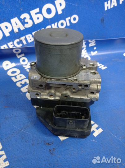 Блок abs Toyota Blade хэтчбек 2GR-FE 2008