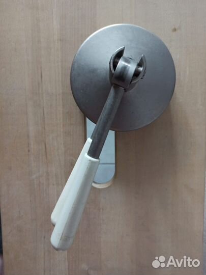 Машинка для закрутки банок