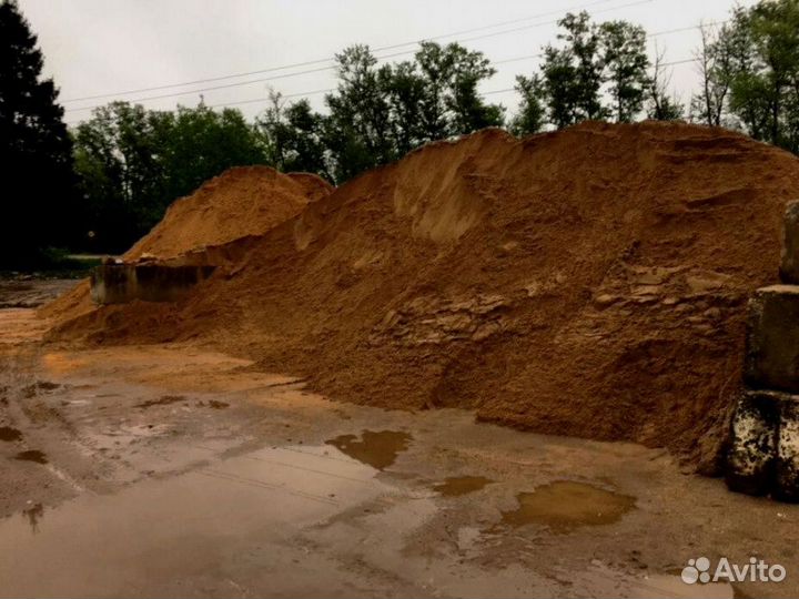 Песок строительный в наличии с доставкой