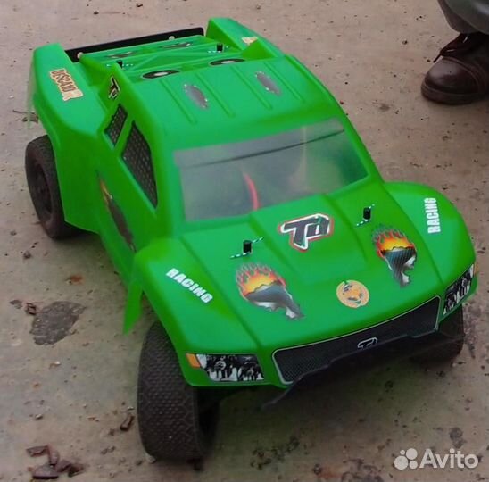 Радиоуправляемая модель Team Durango desc410R