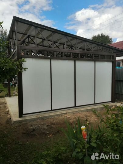 Беседка у дома