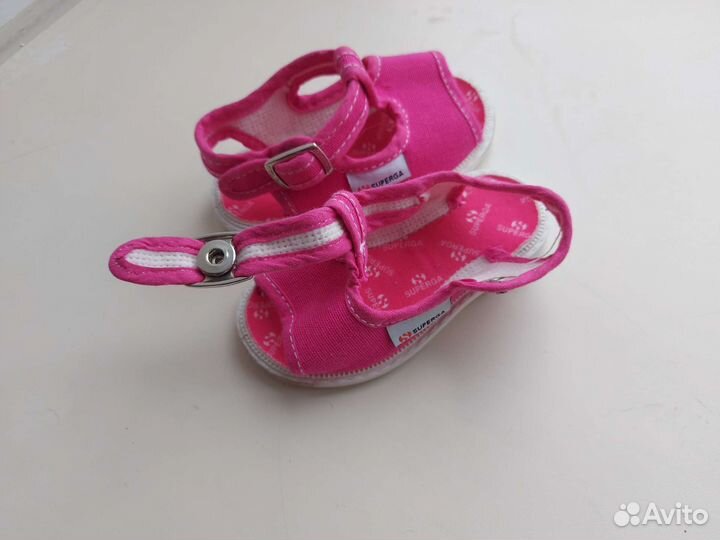 Сандали для девочки новые