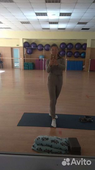 Тренер по йоге пилатесу фитнесу