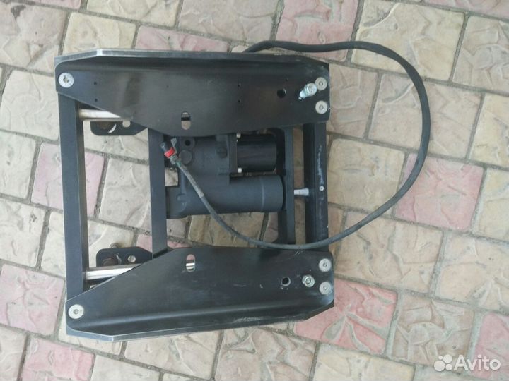 Лифт для лодочного мотора