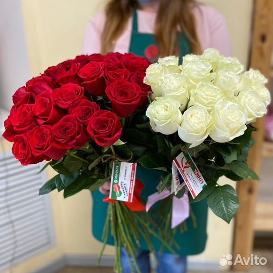 Красные и белые розы