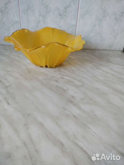 Ваза для фруктов-салатник цветное стекло