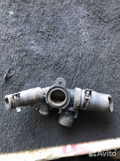 Фланец (тройник) системы охлаждения citroen xantia 1.9 nn