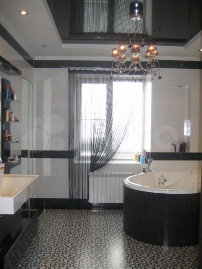 4-к. квартира, 147 м², 2/10 эт.