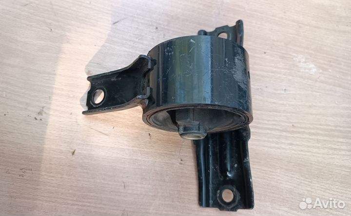 Подушка двигателя правая Mitsubishi Outlander XL