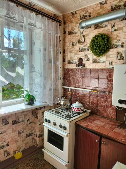 2-к. квартира, 42 м², 3/5 эт.