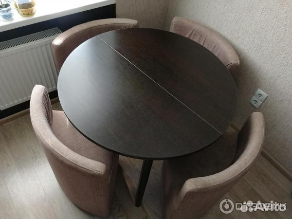 Круглый стол раздвижной с банкетками