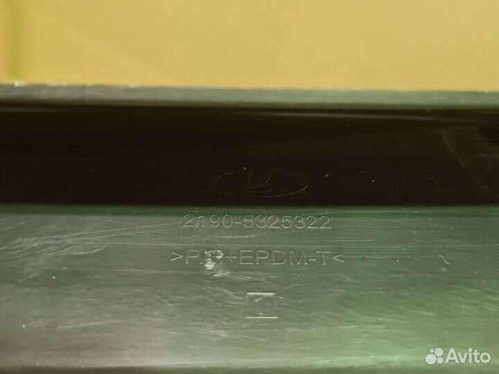 Накладка на торпедо под руль LADA Granta