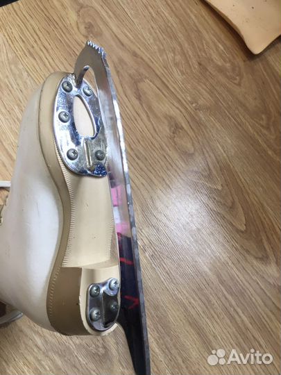 Фигурные коньки risport