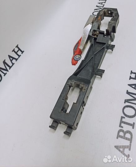 Кронштейн ручки передней левой Nissan X-Trail T31