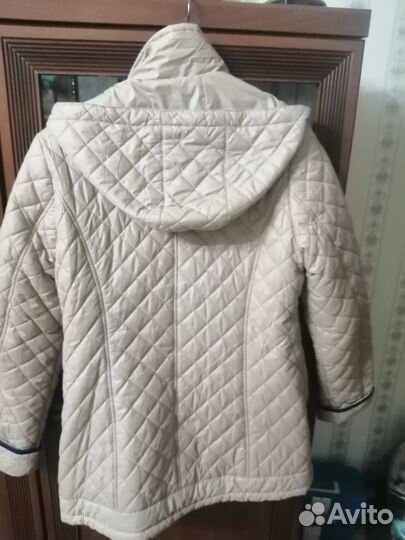 Куртка женская с капюшоном весна/осень б/у