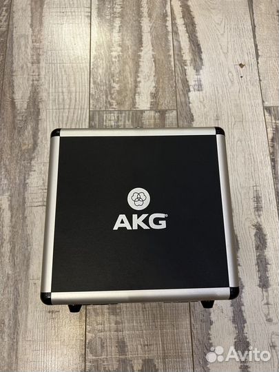 Студийный микрофон akg p420