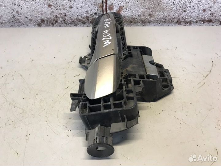 Ручка двери наружная передняя правая Mercedes-Benz