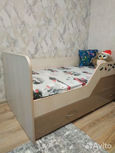 Детская кровать с матрасом