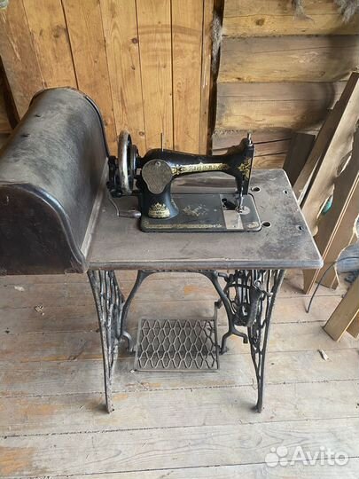 Швейная машина Singer
