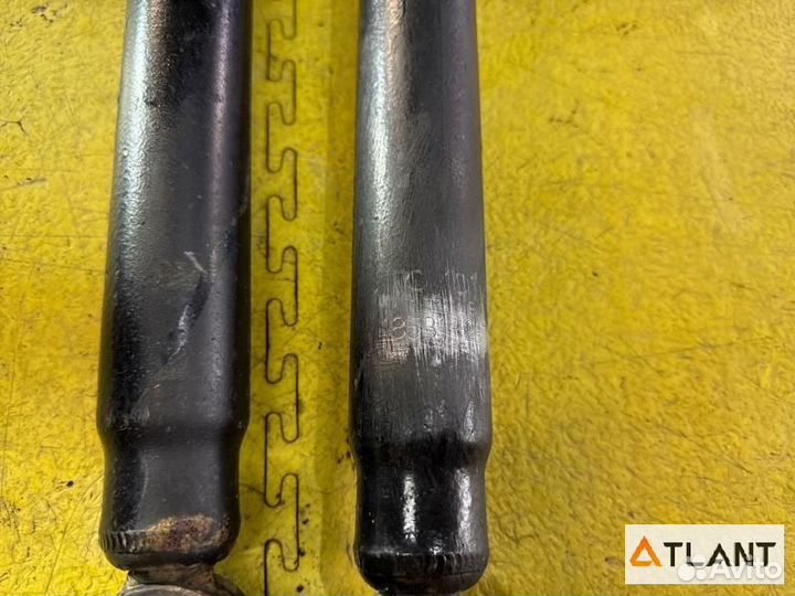 Амортизатор задний toyota voxy