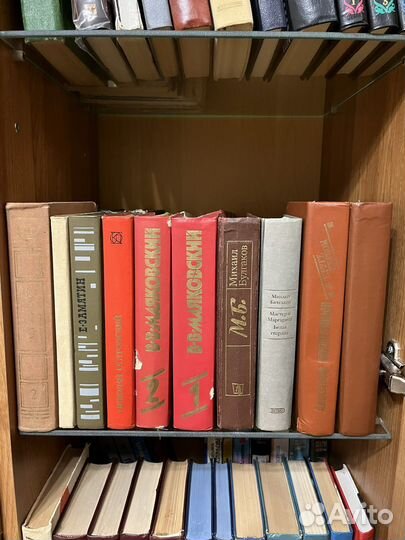 Книги разных жанров