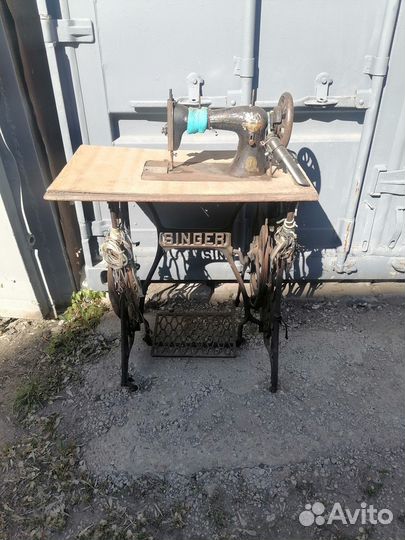 Швейная машинка зингер