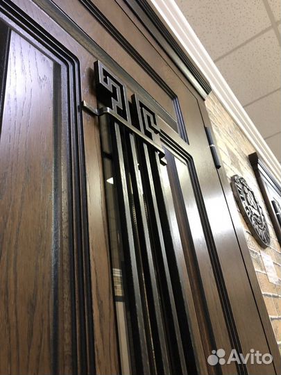 Дверь входная со стеклопакетом