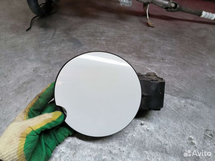 Renault Megane III лючок бака белый цвет