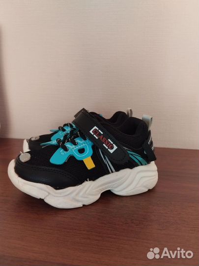 Кроссовки детские