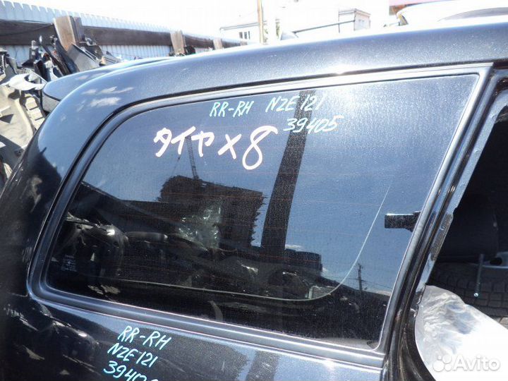 Стекло собачника правое Toyota Corolla Fielder