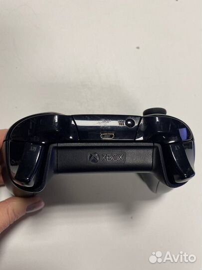 Геймпады Xbox One X черные