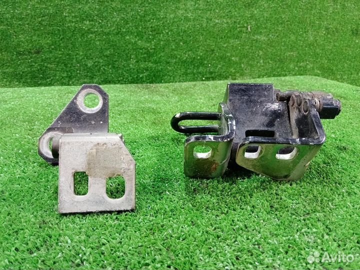 Петля двери (комплект) передняя левая Volkswagen