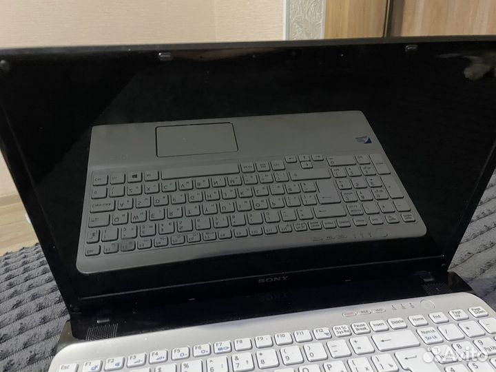 Ноутбук Sony Vaio SVE151J11V