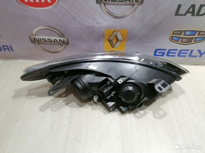 Фара Renault fluence Лев