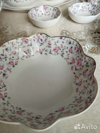 Набор столовой посуды новый