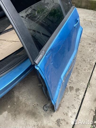 Задняя левая дверь Ford Fusion 2005-2012