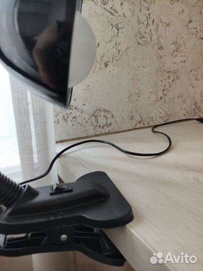 Настольная лампа на прищепке