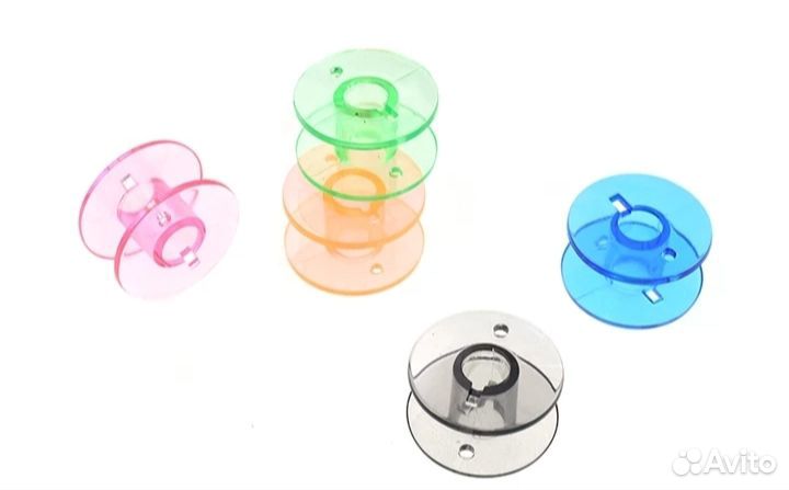 Набор разноцветных шпулек для швейной машины