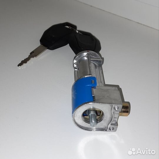 Универсальный замок с двумя ключами для мотоцикла