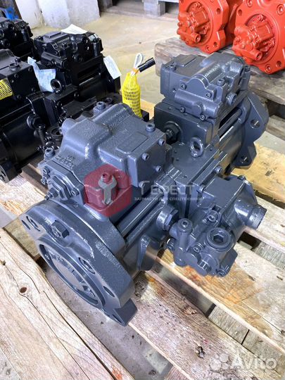 Основной насос Case CX210N KRJ6199