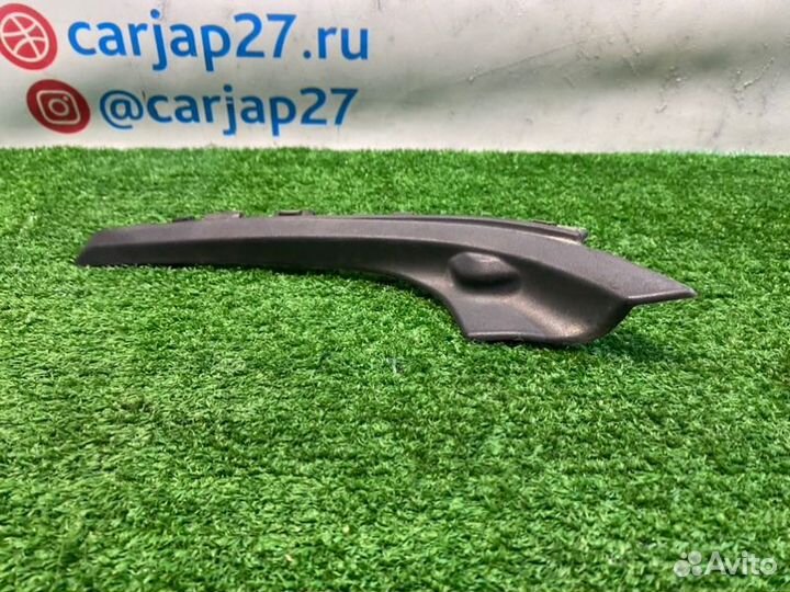 Уголок жабо (24) левый Nissan Note HE12 2017
