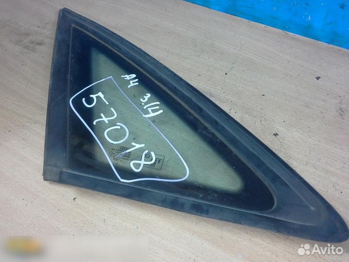 Стекло кузовное глухое левое Audi A4 B8 2007-2015