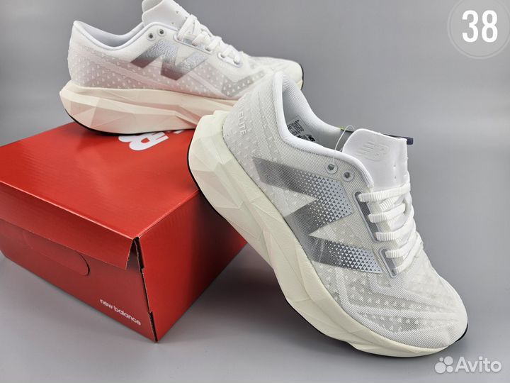 Кроссовки женские new balance elite v4