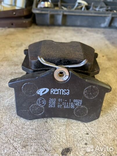 Тормозные колодки задние