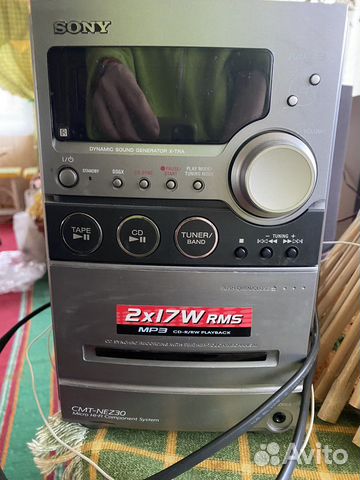 Сломанный музыкальный центр Sony