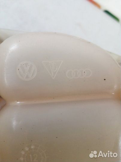 Бачок расширительный Volkswagen Touareg 7P5 cmta
